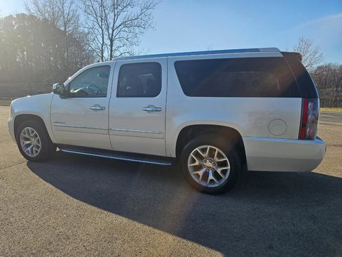 Used 2014 GMC Yukon XL Denali image 9