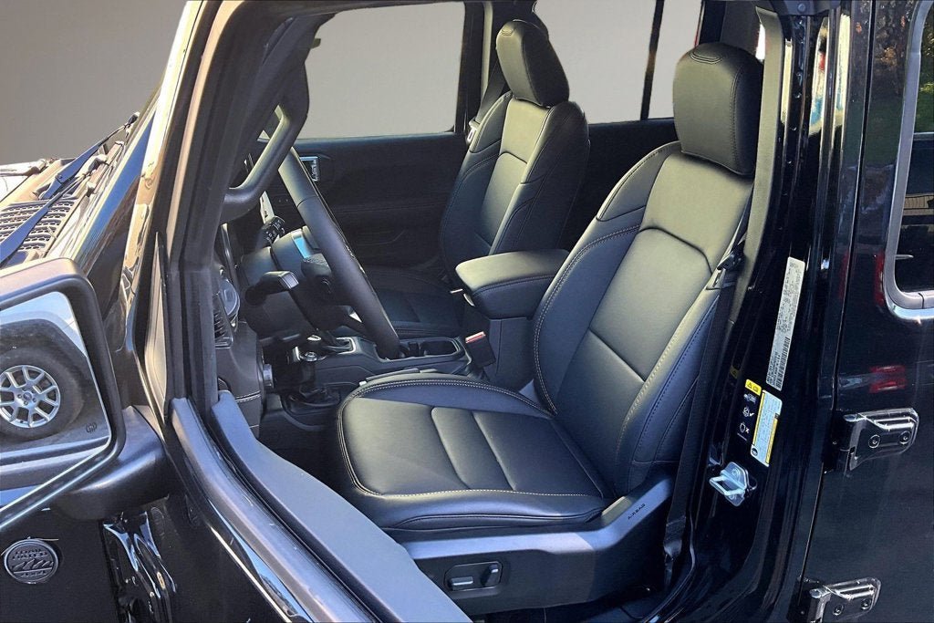 New 2026 Jeep Wrangler Unlimited Sahara AWD/4WD image 12