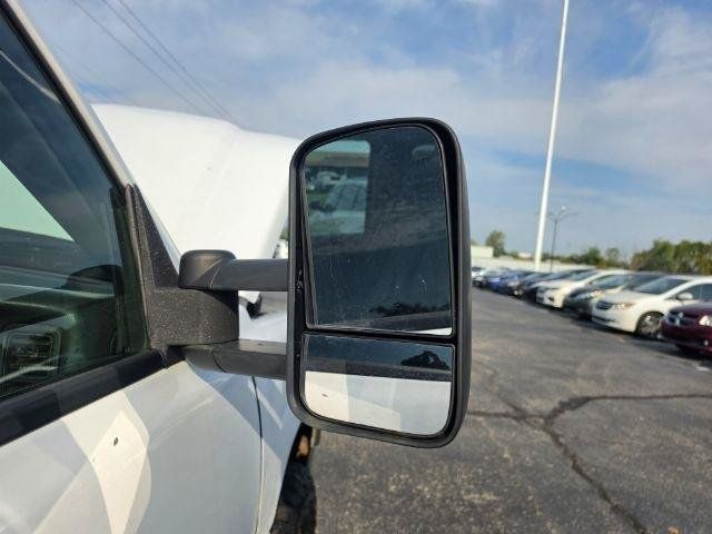 Used 2004 Chevrolet Silverado 2500 LS w/ Heavy-Duty Power Package AWD/4WD image 33