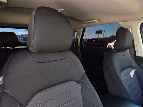 Used 2019 Ford Edge SE image 24