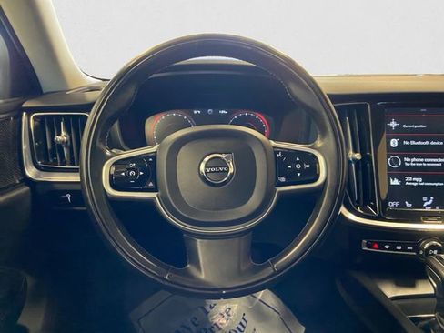 Used 2020 Volvo S60 T6 Momentum image 12