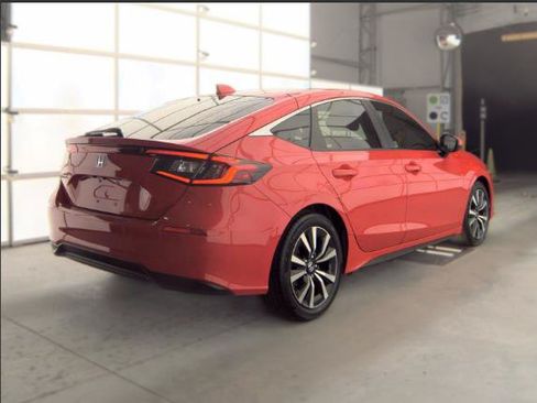 Used 2024 Honda Civic EX-L image 2