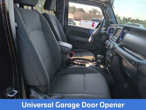 Certified 2022 Jeep Gladiator Willys image 30