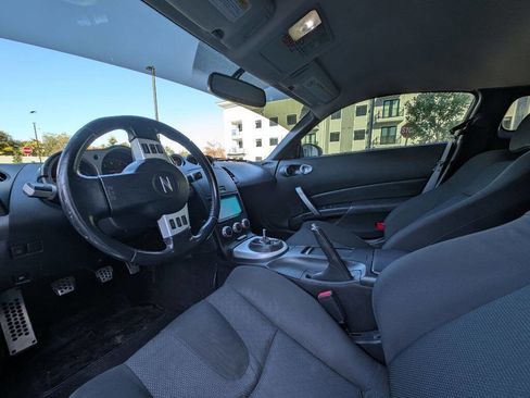 Used 2006 Nissan 350Z Enthusiast w/ (N93) Cargo Convenience Pkg image 16