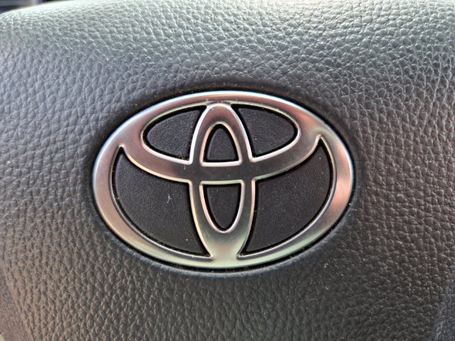 Used 2025 Toyota Camry SE FWD image 29