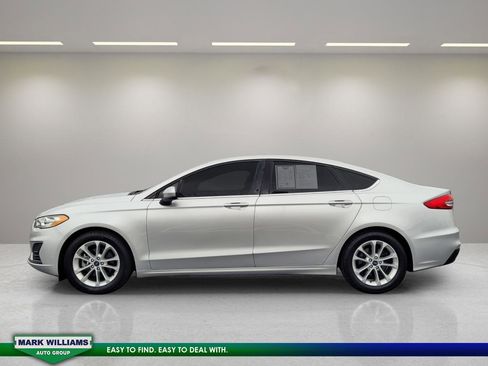 Used 2019 Ford Fusion SE image 5