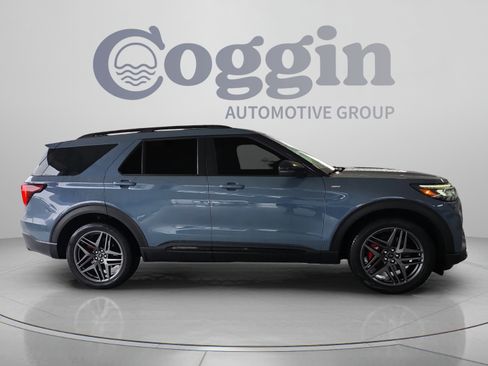 Certified 2025 Ford Explorer ST-Line w/ Premium Package RWD image 6