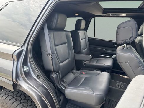 Used 2025 Toyota Sequoia Platinum AWD/4WD image 19