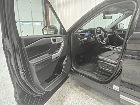 Used 2023 Ford Explorer XLT w/ Equipment Group 202A AWD/4WD image 12