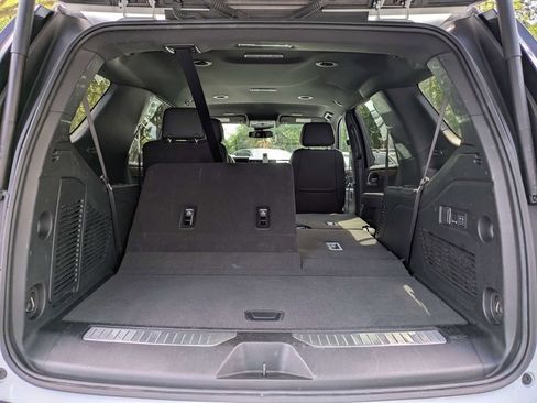 Used 2025 GMC Yukon Denali RWD image 12