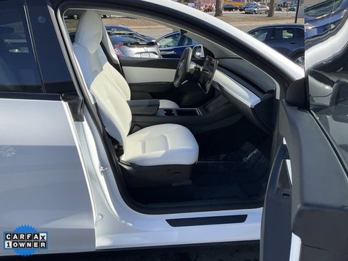 Used 2021 Tesla Model Y Long Range image 51