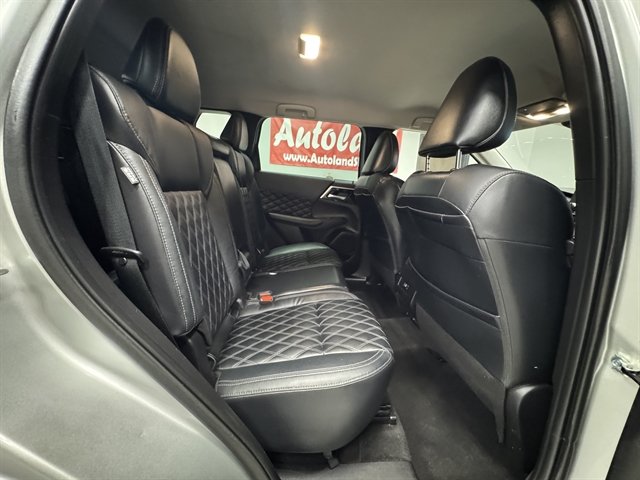 Used 2022 Mitsubishi Outlander SEL AWD/4WD image 15