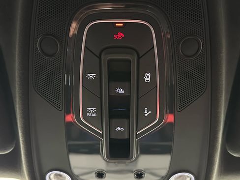 Used 2025 Lamborghini Urus SE image 38