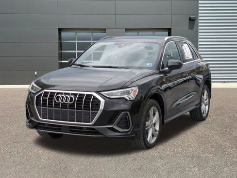 Used 2019 Audi Q3 2.0T Premium Plus w/ Premium Plus Package AWD/4WD image 3
