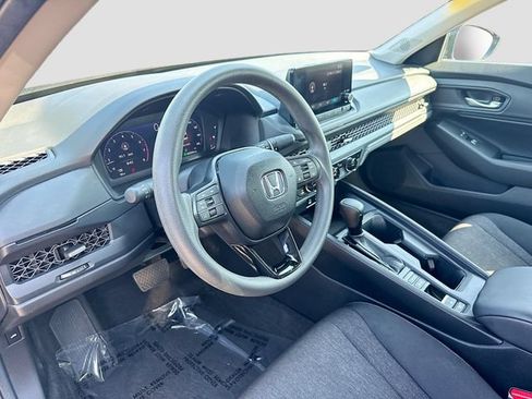 Certified 2025 Honda Accord SE image 11