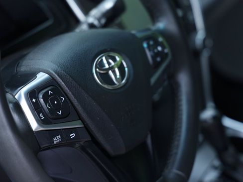 Used 2017 Toyota Camry XSE FWD image 17