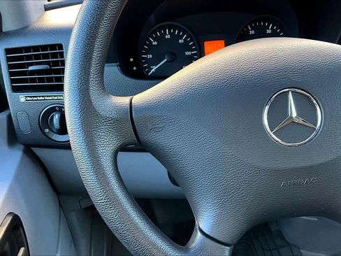 Used 2016 Mercedes-Benz Sprinter 2500 image 20