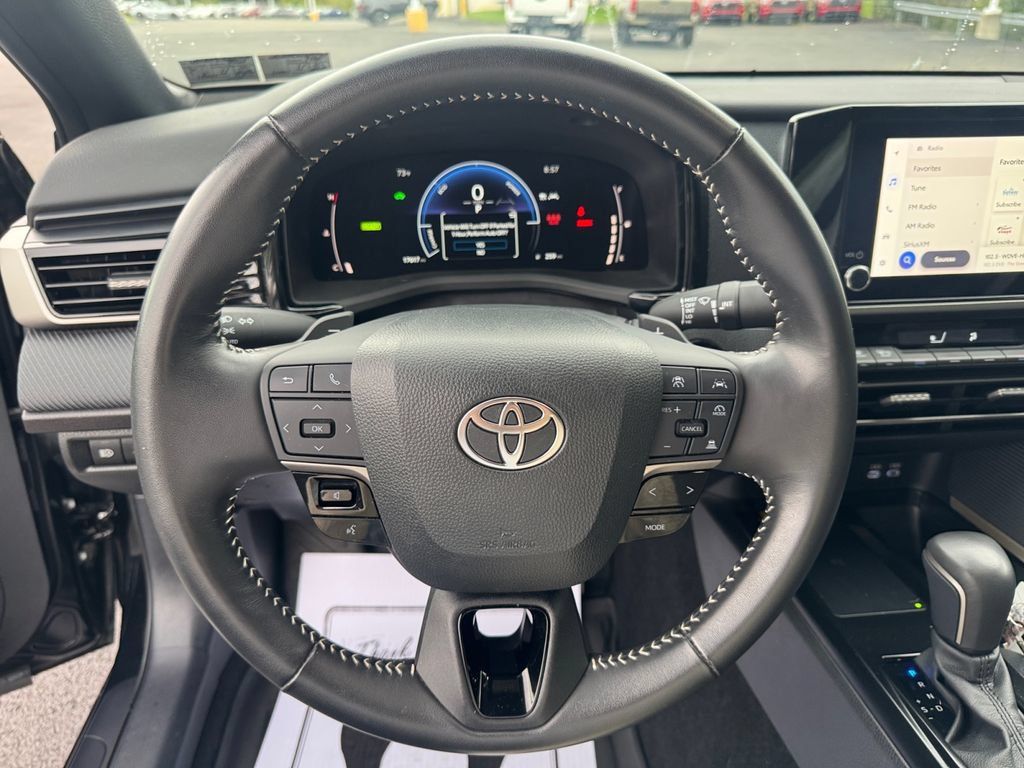 Used 2025 Toyota Camry SE w/ Convenience Package AWD/4WD image 15