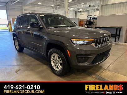 New 2025 Jeep Grand Cherokee Laredo w/ Luxury Tech Group I