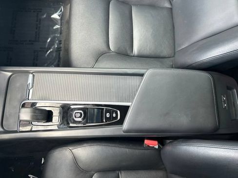 Certified 2024 Volvo XC60 B5 Core w/ Climate Package AWD/4WD image 27
