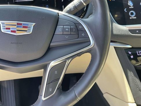 Used 2018 Cadillac XT5 Premium Luxury FWD image 25