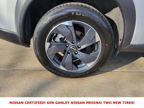 Certified 2025 Nissan Rogue SV image 21