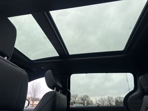 New 2026 Chrysler Pacifica Limited image 25