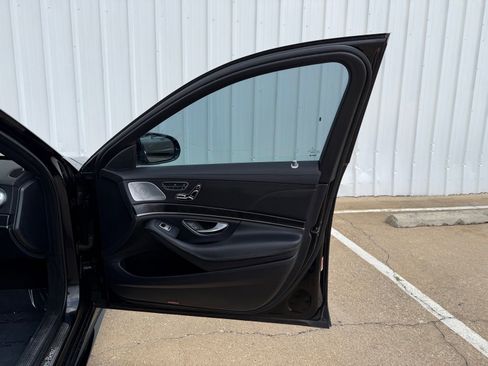 Used 2019 Mercedes-Benz S 560 Sedan w/ AMG Line Exterior image 25
