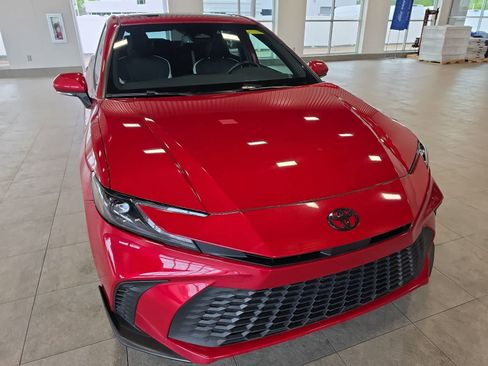 Used 2025 Toyota Camry XSE AWD/4WD image 4