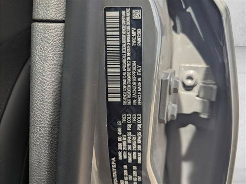 Used 2023 Jeep Renegade Latitude AWD/4WD image 16