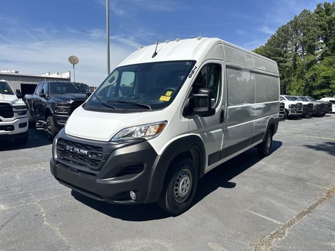 Used 2025 RAM ProMaster 2500 w/ Convenience Group FWD image 5