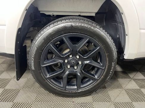 Used 2022 RAM 1500 Laramie AWD/4WD image 9