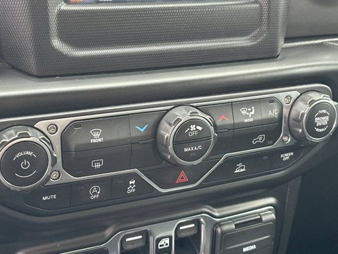 Used 2022 Jeep Gladiator Sport AWD/4WD image 23