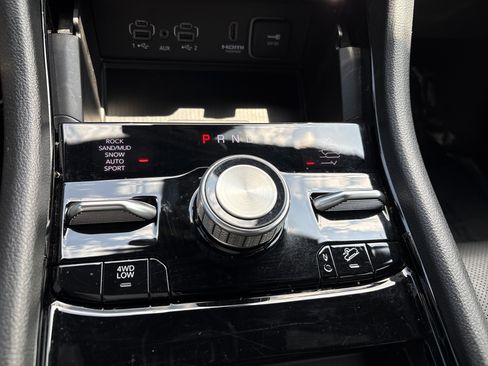 Used 2024 Jeep Grand Cherokee Overland w/ Adv Protech Group III AWD/4WD image 33