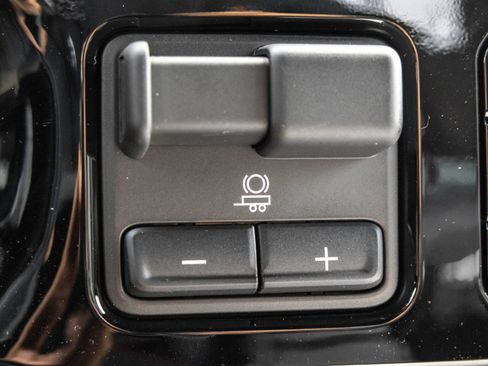 New 2026 Chevrolet Silverado 2500 ZR2 w/ LPO, Dark Essentials Package AWD/4WD image 29