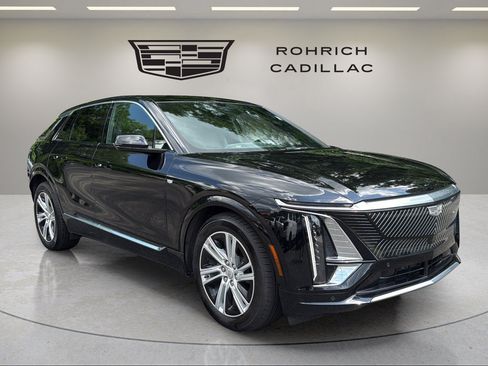 Certified 2024 Cadillac Lyriq Tech AWD/4WD image 3