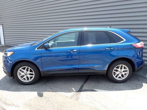 Used 2024 Ford Edge SEL w/ Convenience Package AWD/4WD image 2