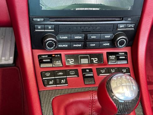 Certified 2019 Porsche 911 Targa 4 GTS AWD/4WD image 25