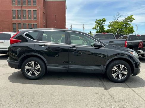 Used 2017 Honda CR-V LX image 3