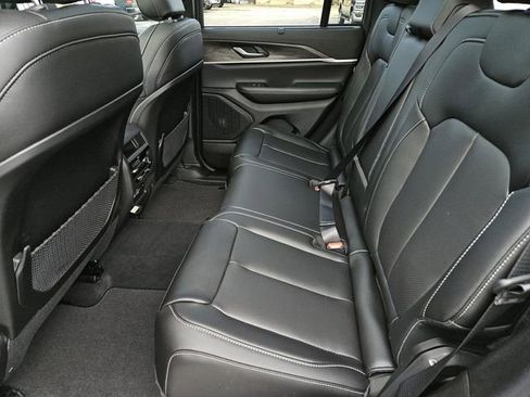 New 2025 Jeep Grand Cherokee Limited w/ Luxury Tech Group II image 29