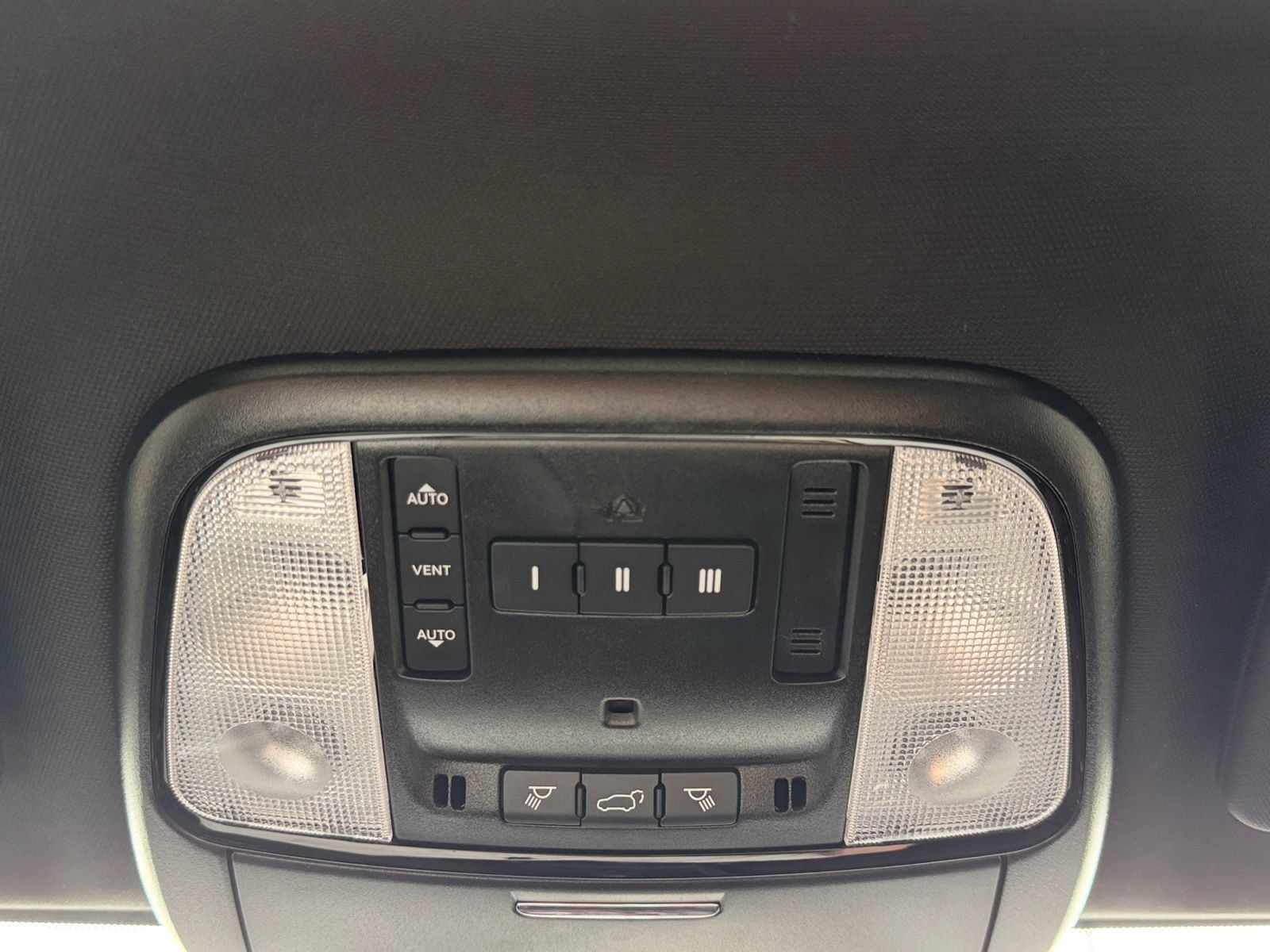 Used 2025 Dodge Durango GT AWD/4WD image 30