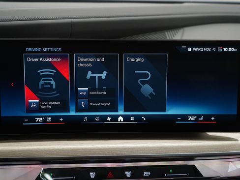 Used 2025 BMW i7 M70 w/ Executive Package image 24