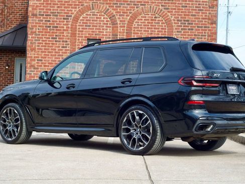 Used 2024 BMW X7 xDrive40i w/ M Sport Package image 7