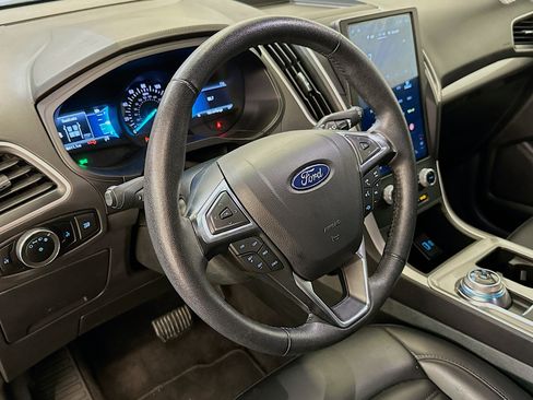 Used 2024 Ford Edge SEL image 18