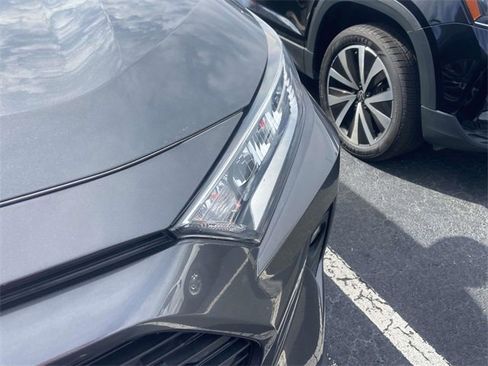 Used 2021 Toyota RAV4 XLE Premium image 11