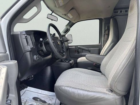 Used 2016 Chevrolet Express 3500 Extended RWD image 11