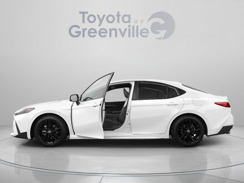 Used 2025 Toyota Camry LE FWD image 2