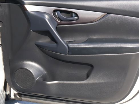 Used 2021 Nissan Rogue Sport S image 15