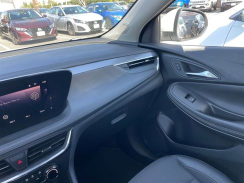 Used 2025 Buick Encore GX Preferred image 33
