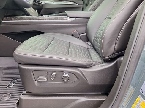 Certified 2025 Cadillac Escalade V image 37